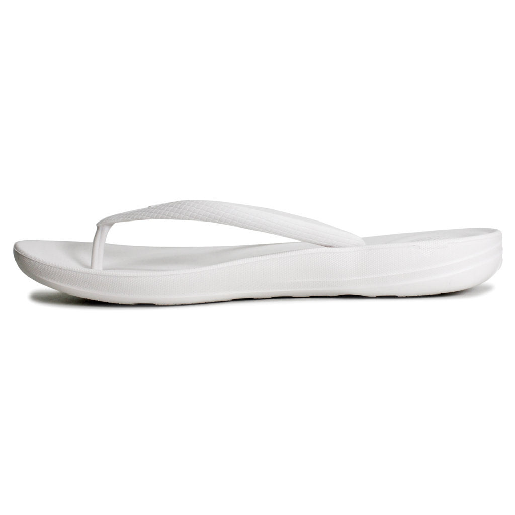 FitFlop Iqushion Rubber Womens Sandals#color_urban white