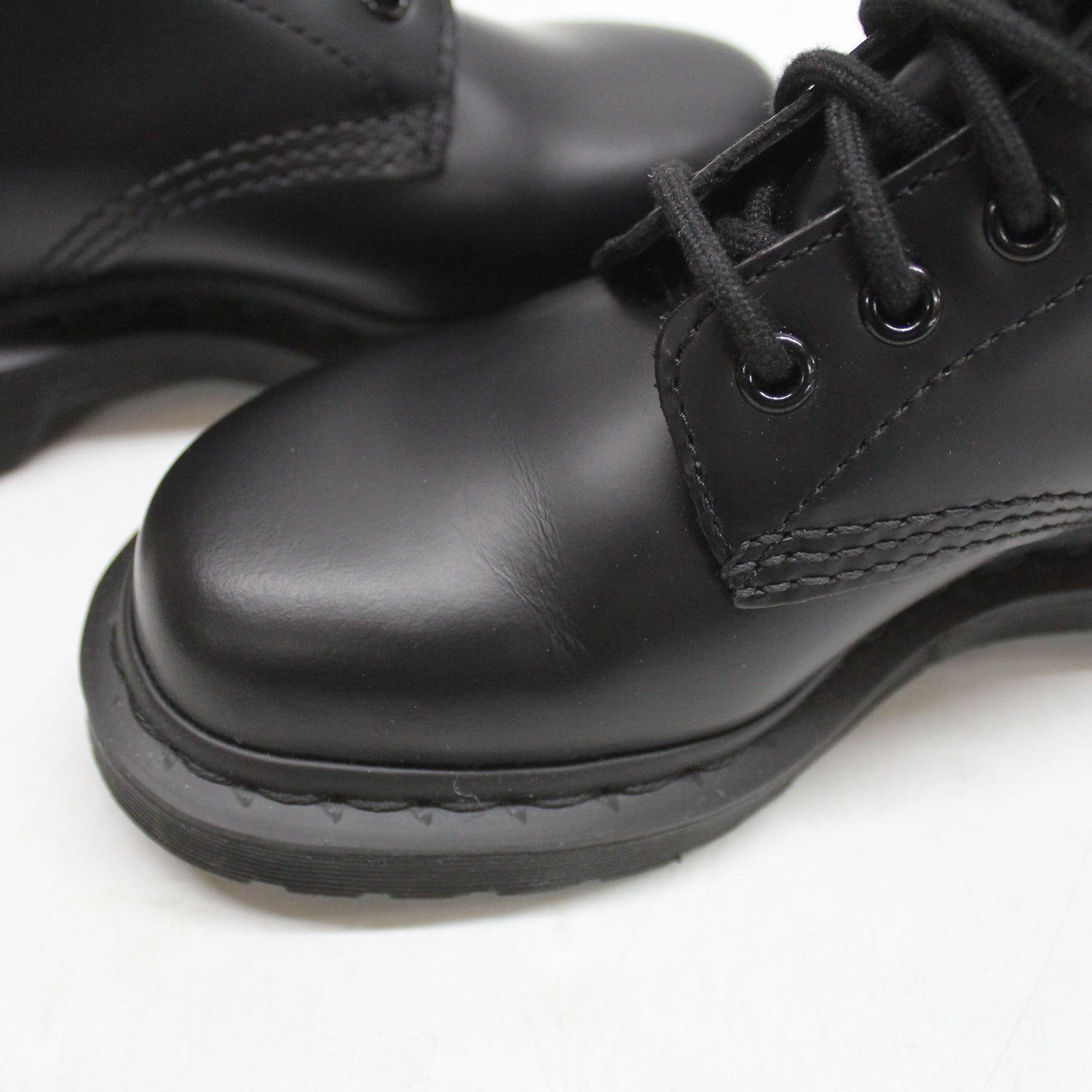Dr. Martens 1460 8 Eyelet Mono Smooth 14353001 Unisex Boots Black - 3 UK#color_black