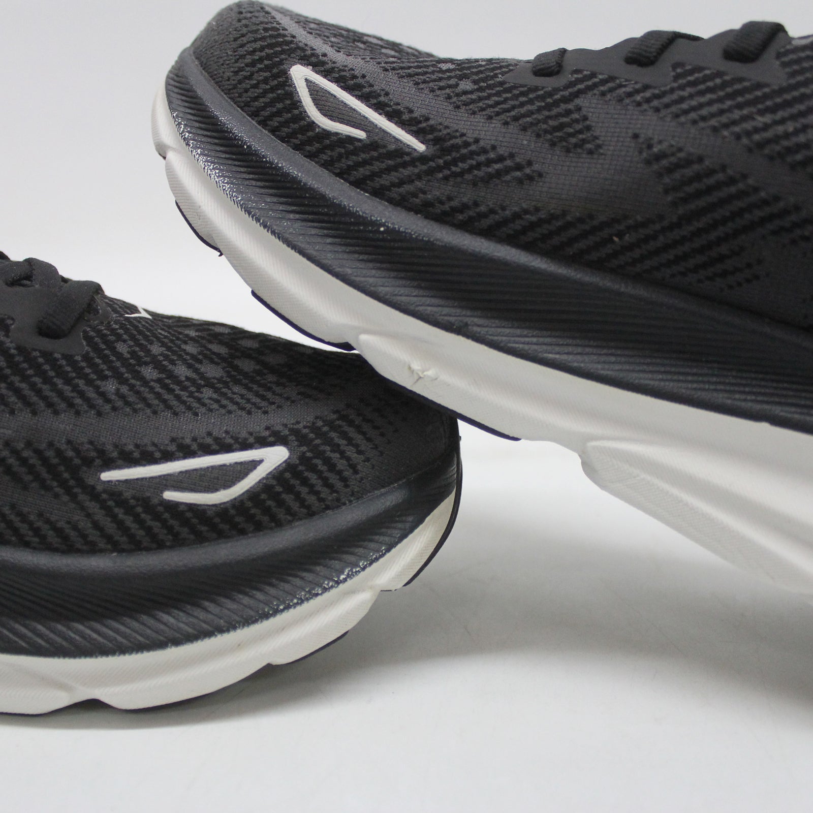 Hoka Clifton 9 1127896-BWHT Textile Womens Trainers - Black White - 6#color_black white